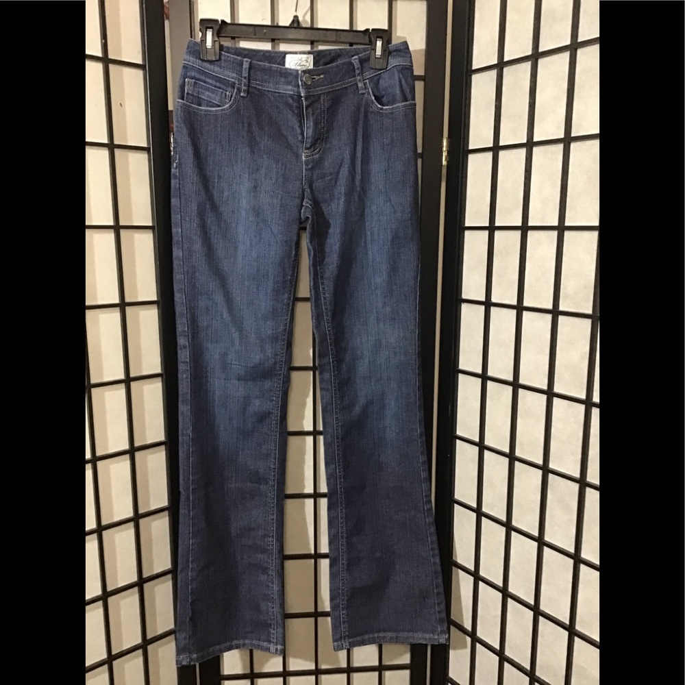 NWOT White House Black Market The Original Bootcut Blanc Jean